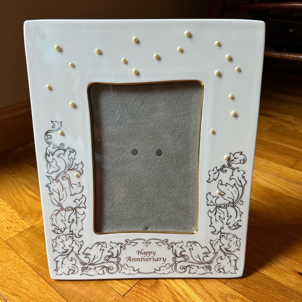 Lenox  ANNIVERSARY GIFT 5x7 Frame Portrait Gallery